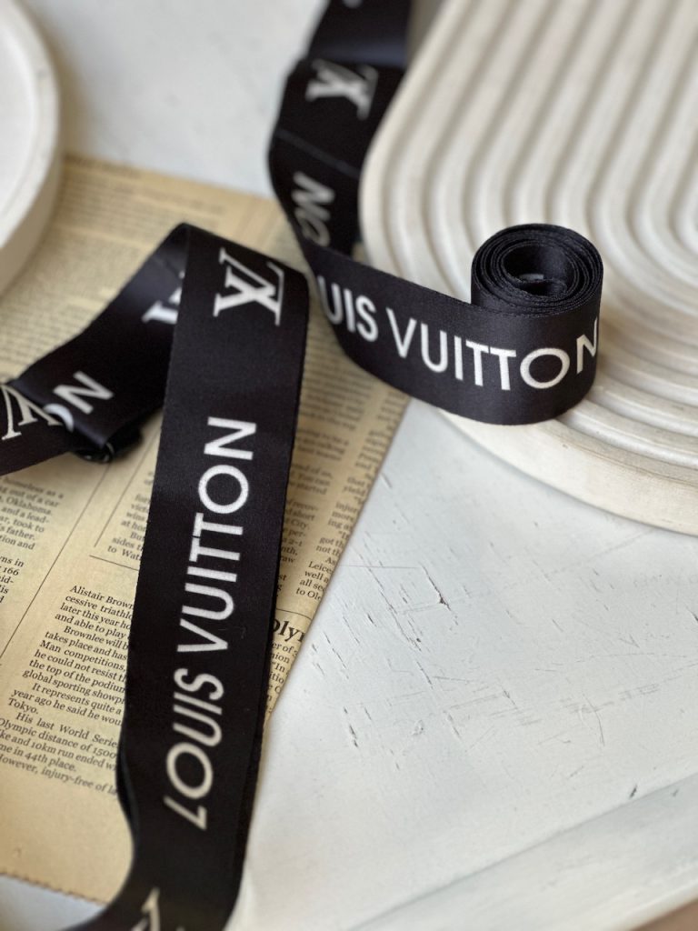 Fundas Airpods Louis Vuitton Dubai, SAVE 34% 